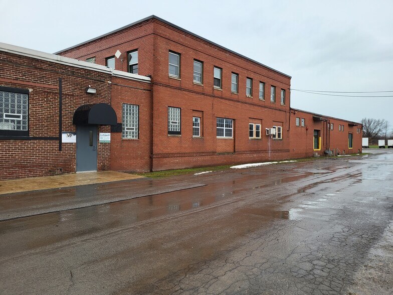 3817 Lake Shore Dr E, Dunkirk, NY à louer - Photo de l’immeuble – Image 3 sur 11