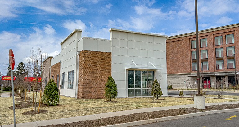 619 Somerset St, Somerset, NJ à vendre - Photo de l’immeuble – Image 2 sur 3
