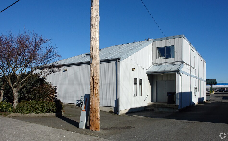 1015 14th St, Anacortes, WA à louer - Photo de l’immeuble – Image 2 sur 4