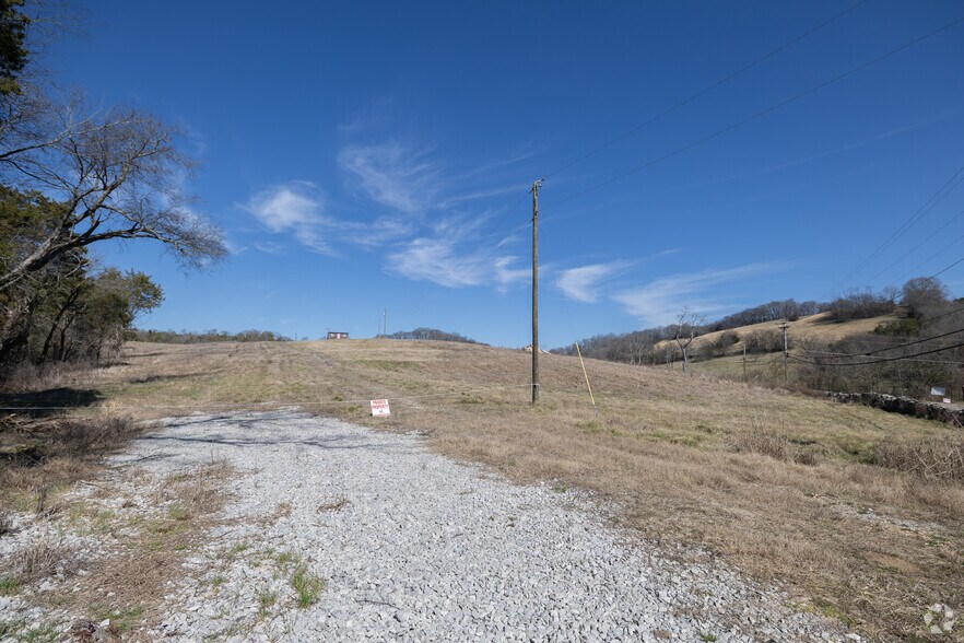 1244 E. Jefferson, Pulaski, TN à vendre - Photo principale – Image 2 sur 67