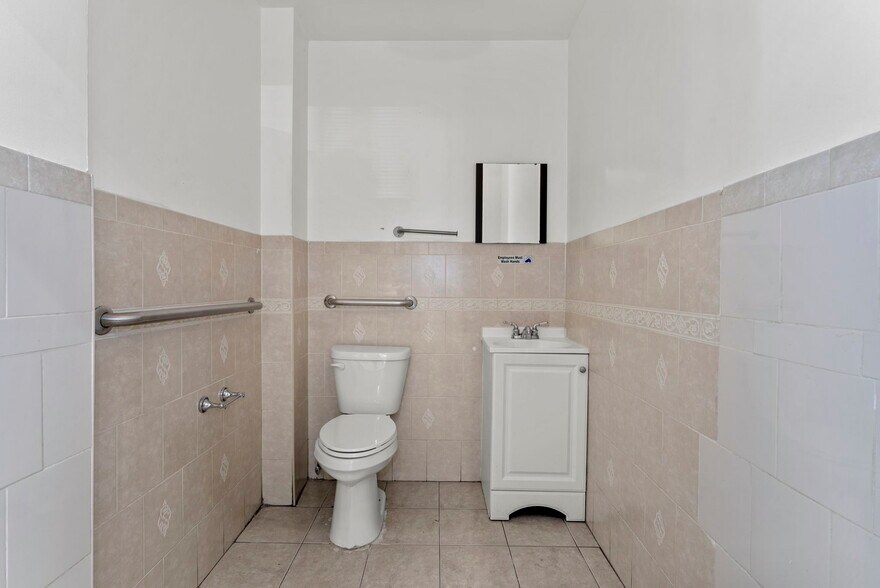 992 Rogers Ave, Brooklyn, NY à vendre - Photo intérieure – Image 2 sur 5