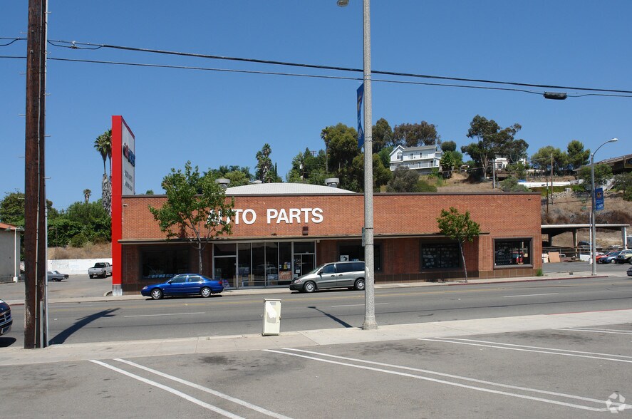 420 S Santa Fe Ave, Vista, CA à louer - Photo de l’immeuble – Image 3 sur 7