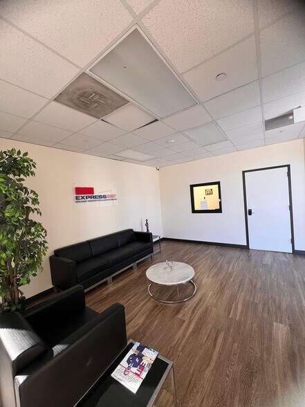 7201-7203 Pinemont Dr, Houston, TX à louer - Photo de l’immeuble – Image 2 sur 18