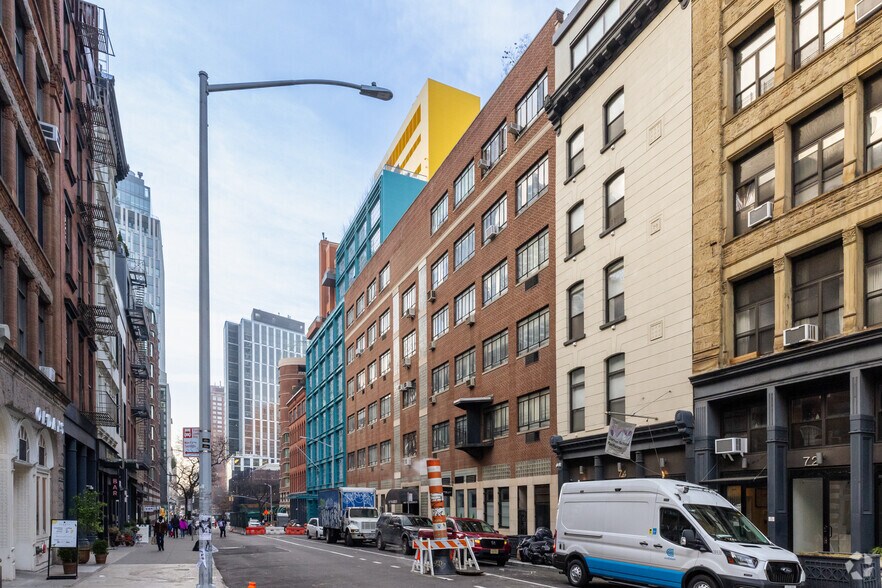 76-84 Warren St, New York, NY à louer - Photo de l’immeuble – Image 3 sur 7