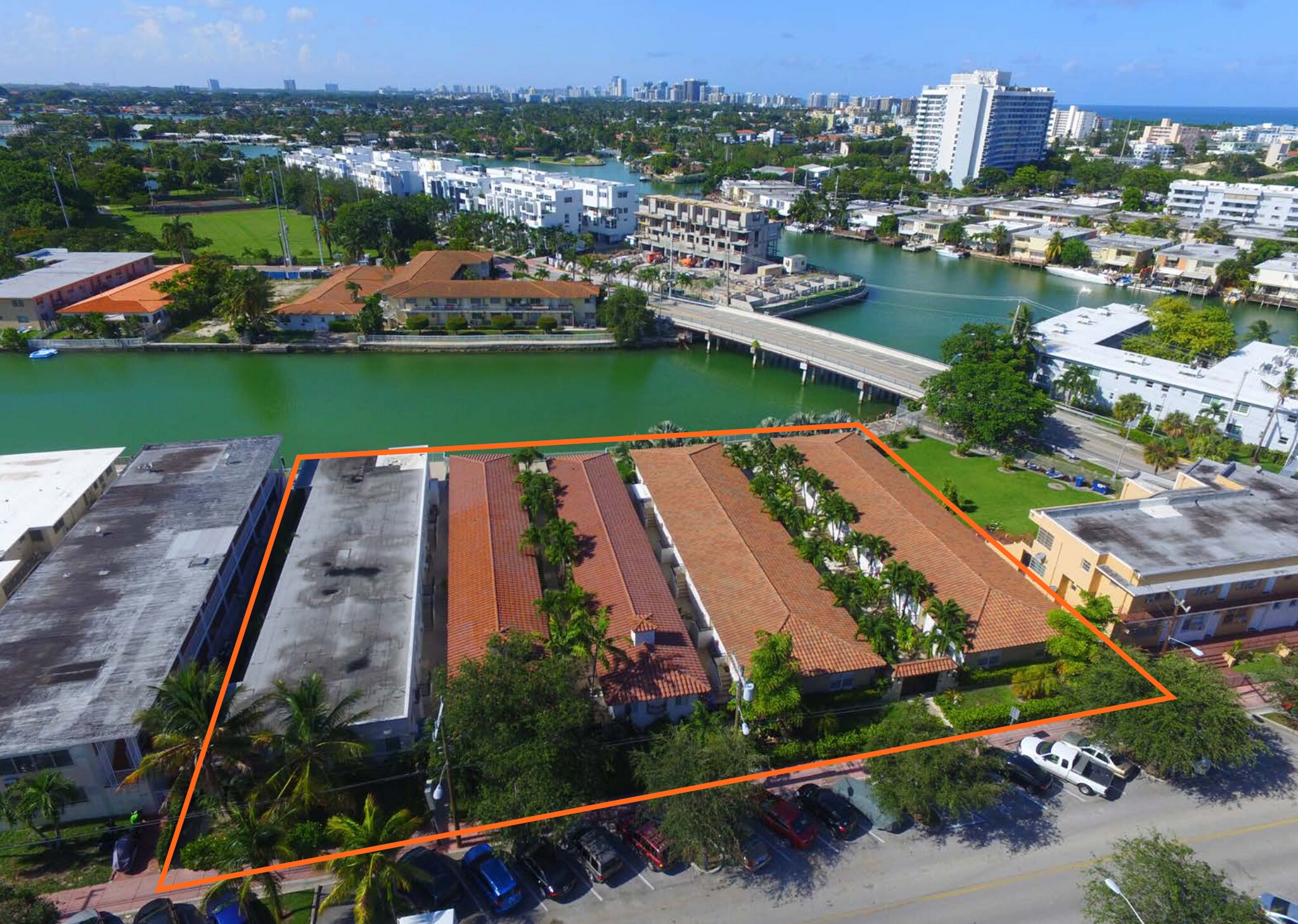 965 Marseille Dr, Miami Beach, FL à vendre Aérien– Image 1 sur 20