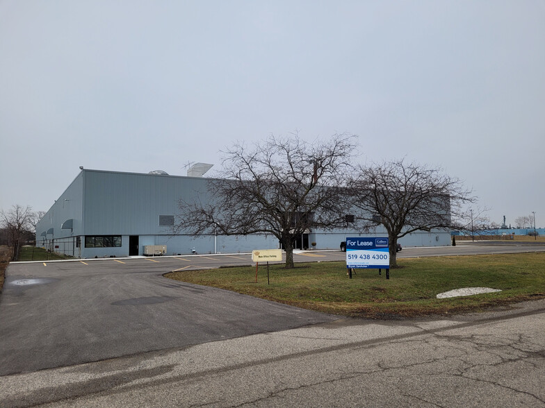 125 Irwin St, Chatham, ON à louer - Photo de l’immeuble – Image 1 sur 10
