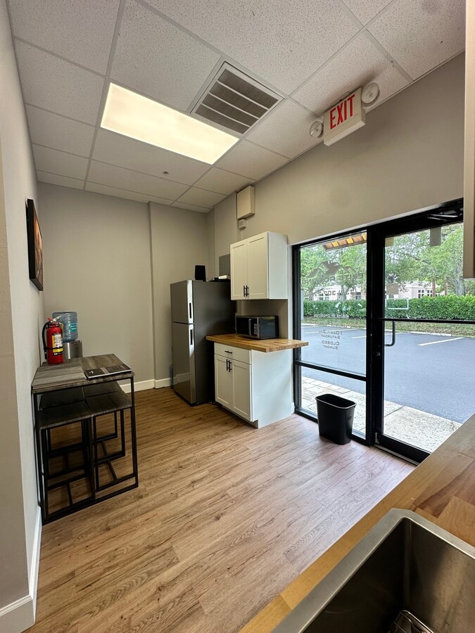 25091 Bernwood Dr, Bonita Springs, FL 34135 - Lot 9 -  - Photo intérieure - Image 2 of 17