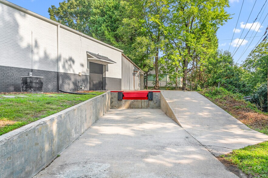 504 Houston St, Greensboro, NC à louer - Photo de l’immeuble – Image 3 sur 13