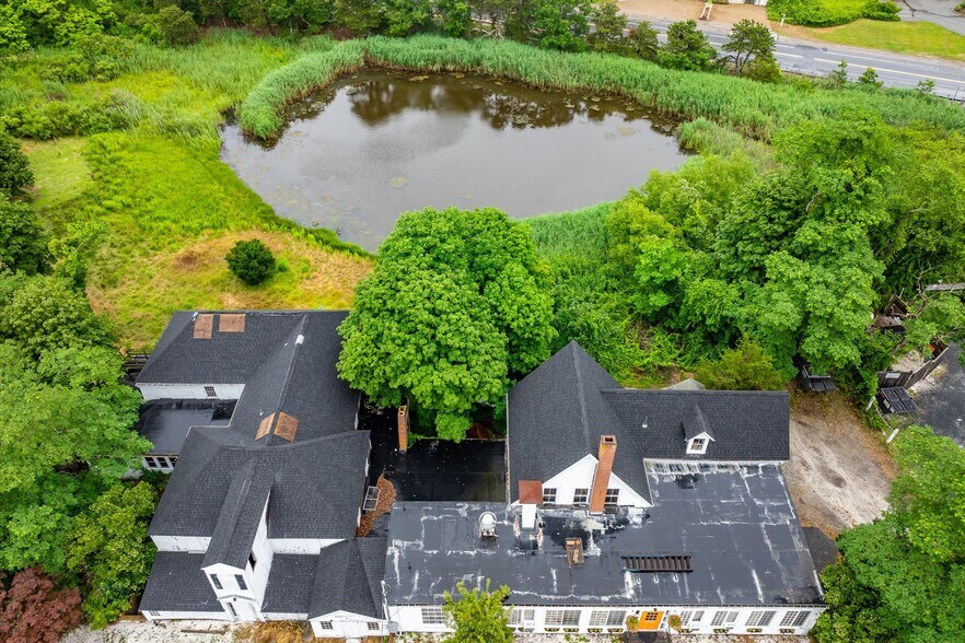 70 Main St, Wellfleet, MA à vendre - Photo de l’immeuble – Image 2 sur 25