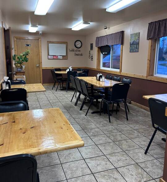 N17480 US Highway 141, Beecher, WI à vendre - Photo de l’immeuble – Image 3 sur 7
