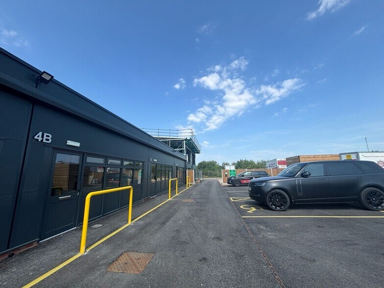 4B Snetterton Business Park, Norwich à louer - Photo de l’immeuble – Image 2 sur 3