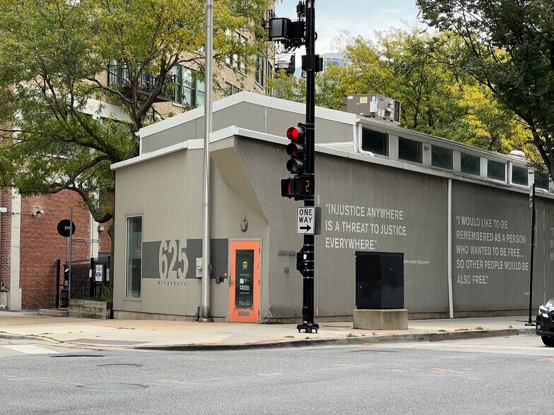 430 W Ohio St, Chicago, IL à vendre - Photo de l’immeuble – Image 2 sur 18