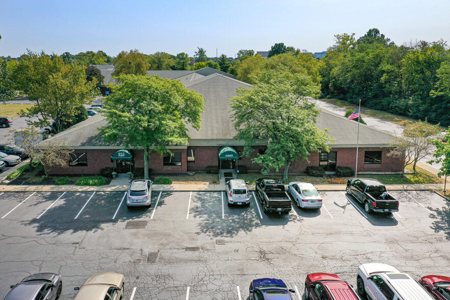 8383 Craig St, Indianapolis, IN à vendre - Photo de l’immeuble – Image 3 sur 21