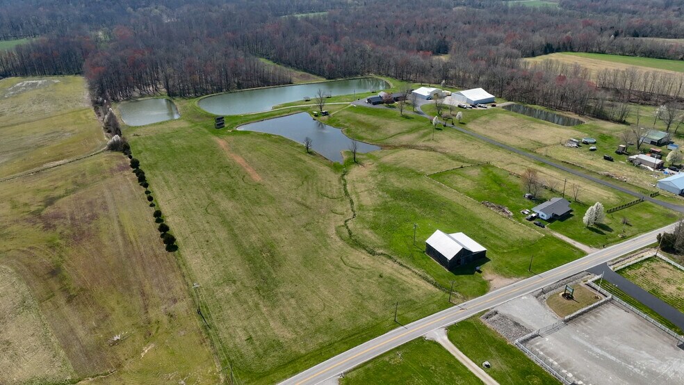 8521 Liberty Rd, Campbellsville, KY à vendre - Photo de l’immeuble – Image 2 sur 34
