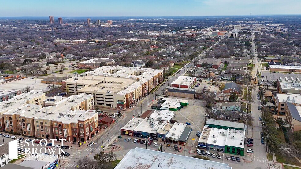 1211 W Hickory St, Denton, TX à vendre - Photo de l’immeuble – Image 3 sur 25