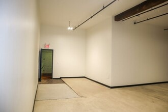 185 Van Dyke St, Brooklyn, NY à louer Photo intérieure– Image 2 sur 10