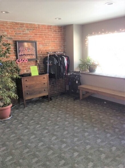 315 N Main St, Burlington, IA à vendre - Hall d’entrée – Image 2 sur 16