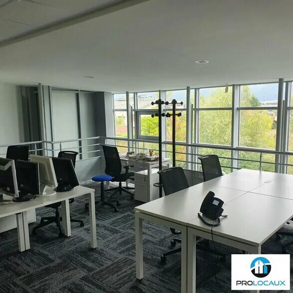 Espace de coworking dans Montbonnot-Saint-Martin à louer - Photo de l’immeuble – Image 2 sur 7