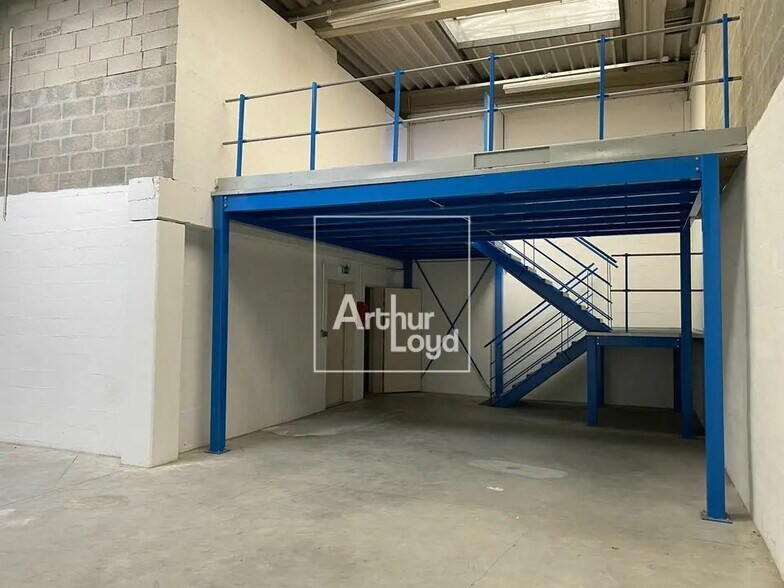 Bureau dans Moissy-Cramayel à louer - Photo de l’immeuble – Image 2 sur 5