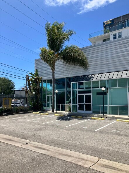 4052-4058 Del Rey Ave, Marina del Rey, CA à louer - Photo de l’immeuble – Image 2 sur 23
