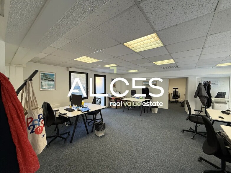 Bureau dans Bordeaux à louer - Photo de l’immeuble – Image 3 sur 3