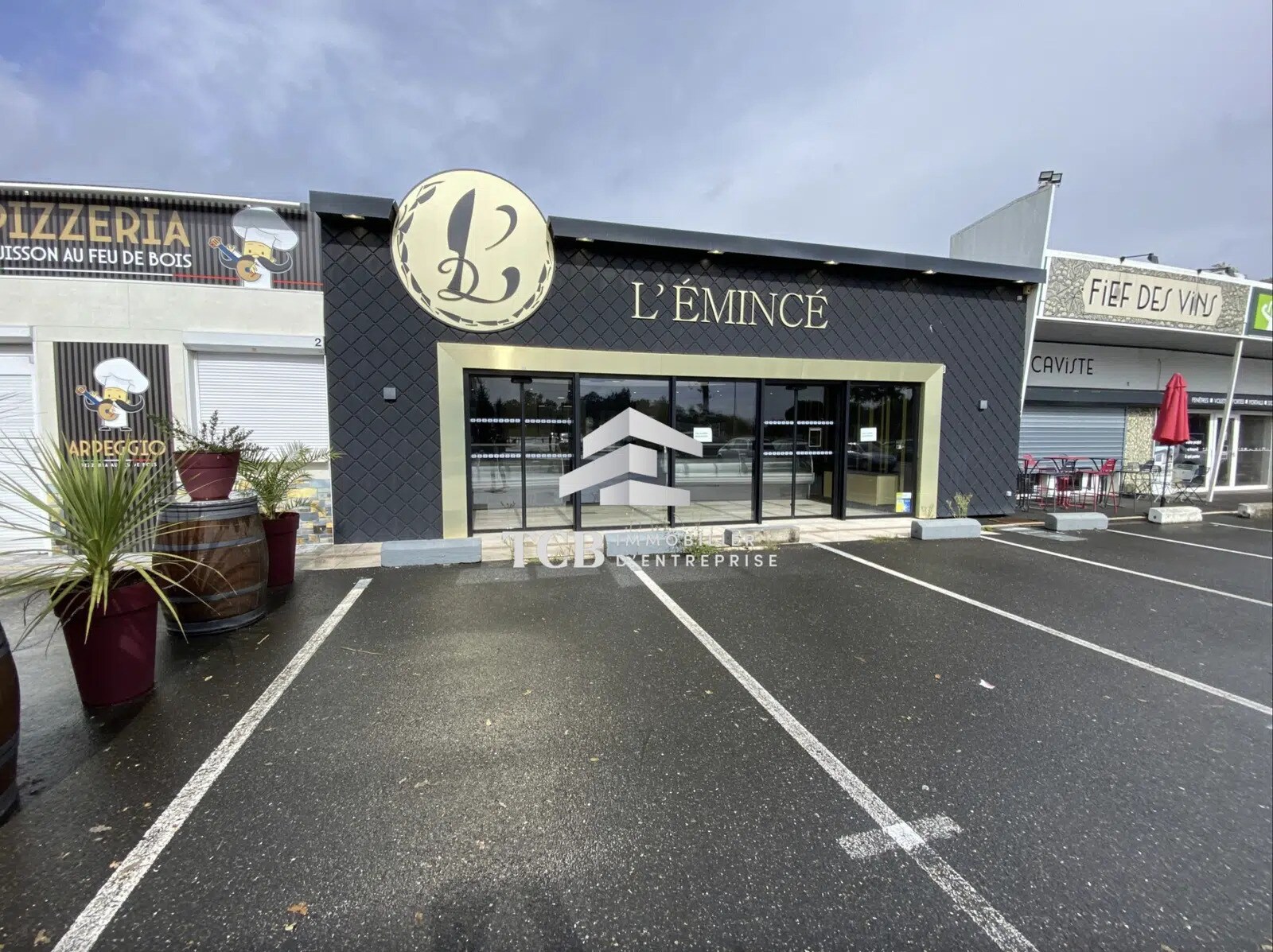 Local commercial dans Haute-Goulaine à louer Photo de l’immeuble– Image 1 sur 11
