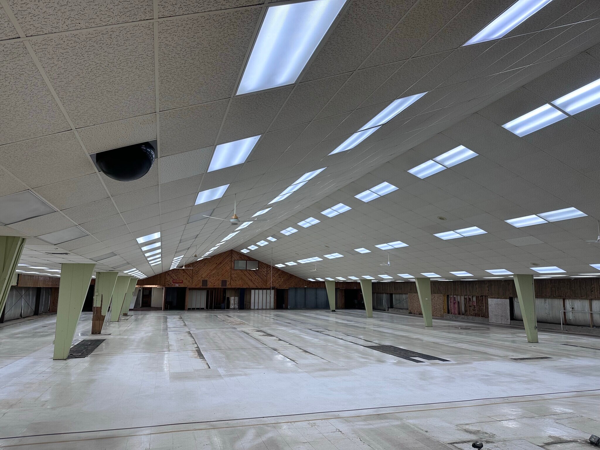 990 N 4th St, Tomahawk, WI à vendre Photo intérieure– Image 1 sur 11