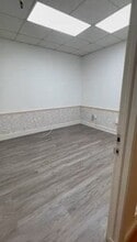 5245 NW 36th St, Miami Springs, FL à louer - Vidéo sur l’annonce professionnelle 