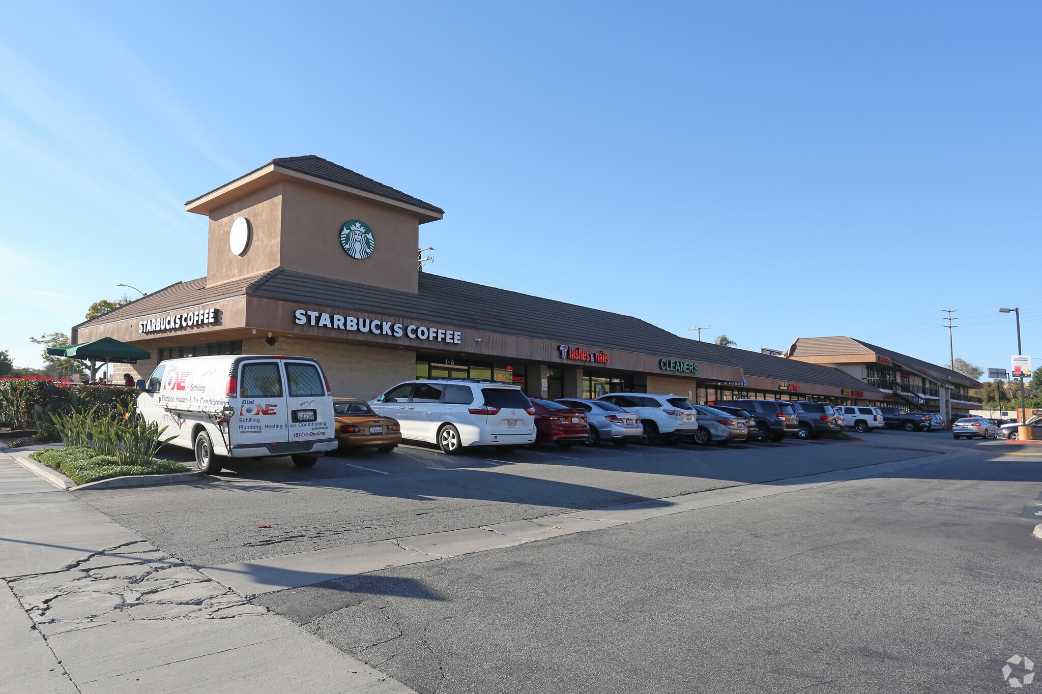 2201-2221 Palo Verde Ave, Long Beach, CA à louer Photo de l’immeuble– Image 1 sur 2