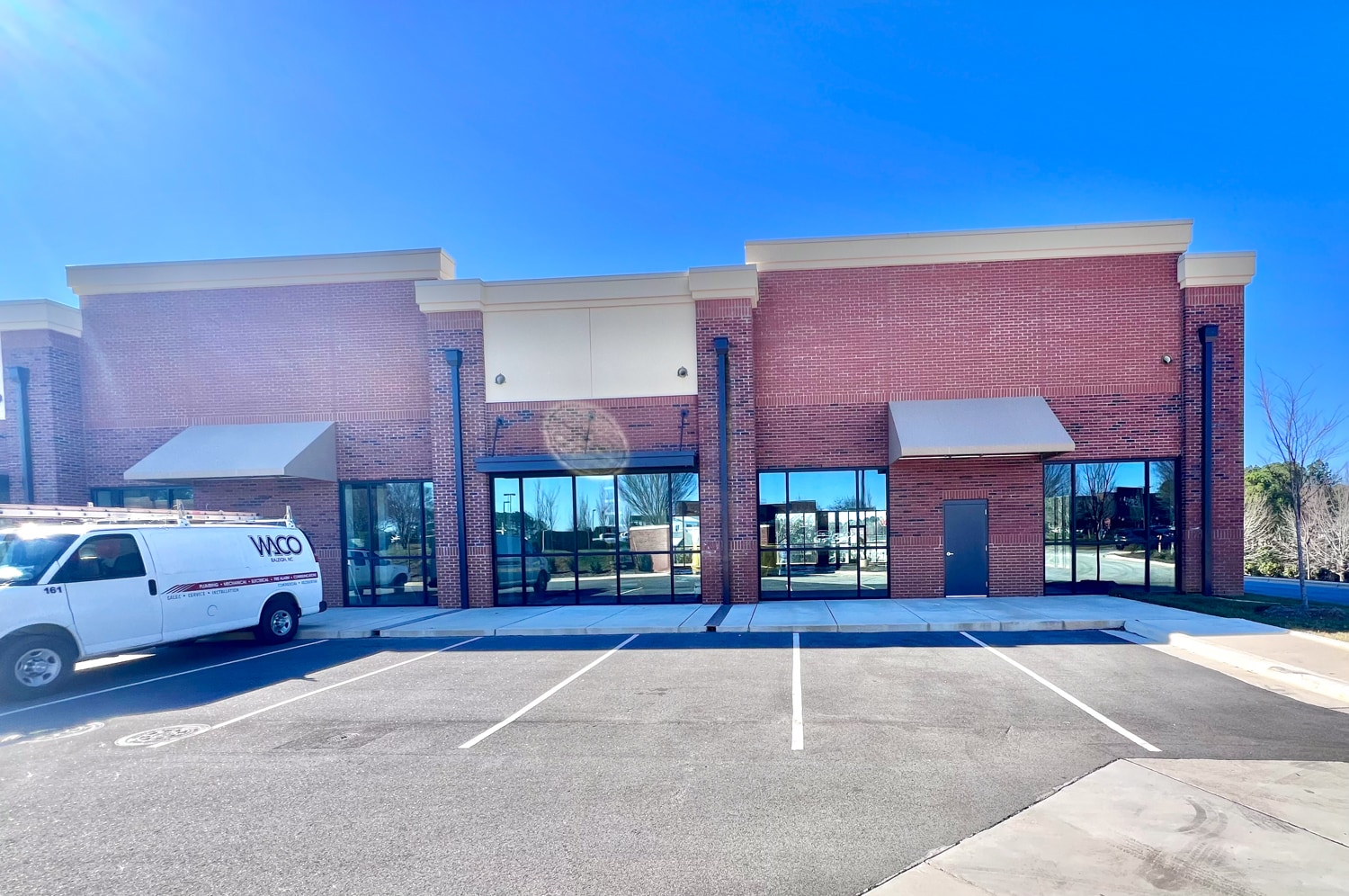 911 Gateway Commons Cir, Wake Forest, NC à louer Photo de l’immeuble– Image 1 sur 3