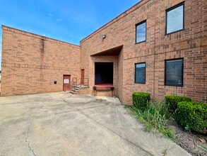 12855 York Delta Dr, North Royalton, OH à louer Photo intérieure– Image 2 sur 8