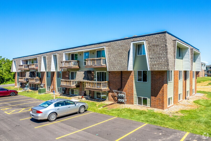 847 Gateway Ave, Clinton, IA à vendre - Photo principale – Image 1 sur 11