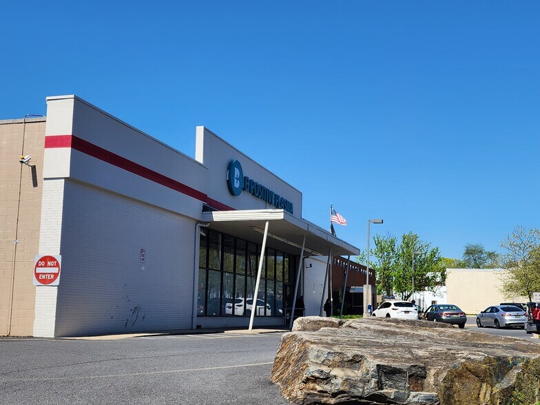 1410 W Lancaster Ave, Wilmington, DE à louer - Photo de l’immeuble – Image 2 sur 5