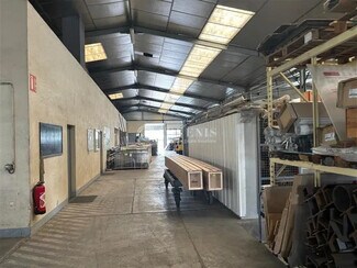 Plus de détails pour Local d'activités à louer