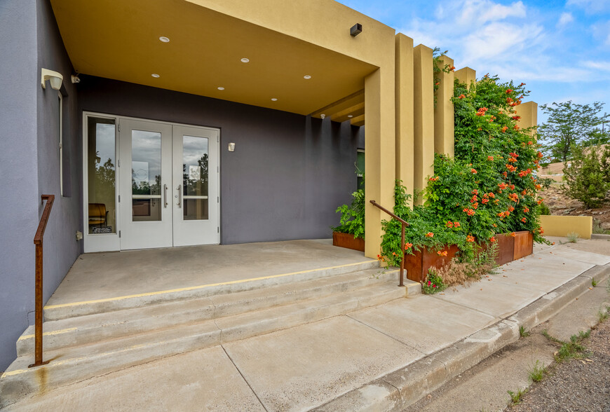 450 St Michael's Dr, Santa Fe, NM à vendre - Photo de l’immeuble – Image 3 sur 22