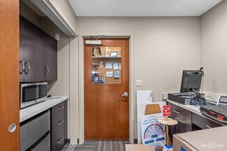 Plus de détails pour 105 W Illinois Route 71 Rt, Newark, IL - Local commercial à vendre