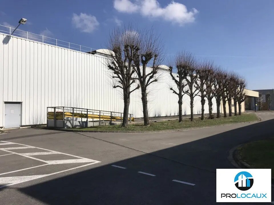 Local d’activités dans Montataire à louer Photo de l’immeuble– Image 1 sur 2