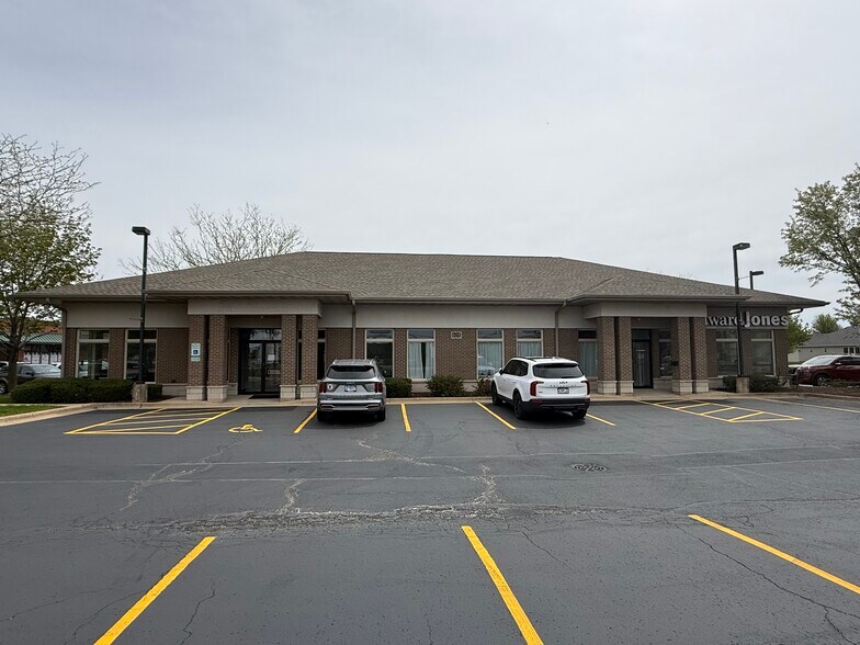 608 E Veterans Pky, Yorkville, IL à vendre - Photo de l’immeuble – Image 2 sur 14