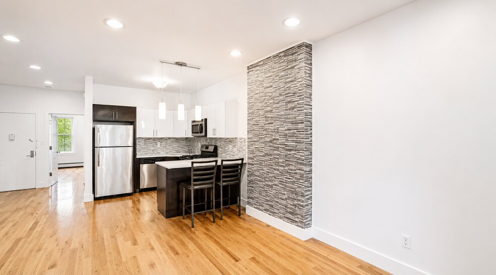 1057 Jefferson Ave, Brooklyn, NY à vendre - Photo de l’immeuble – Image 3 sur 14