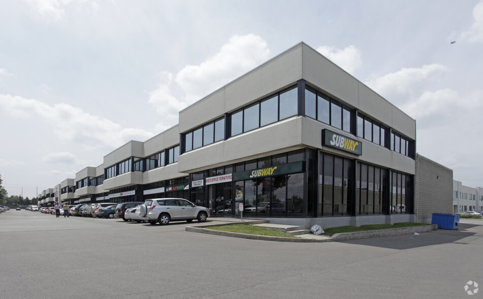 7025 Tomken Rd, Mississauga, ON à louer - Photo de l’immeuble – Image 3 sur 3