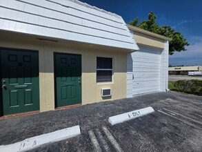 1451 SW 12th Ave, Pompano Beach, FL à louer Photo de l’immeuble– Image 1 sur 10