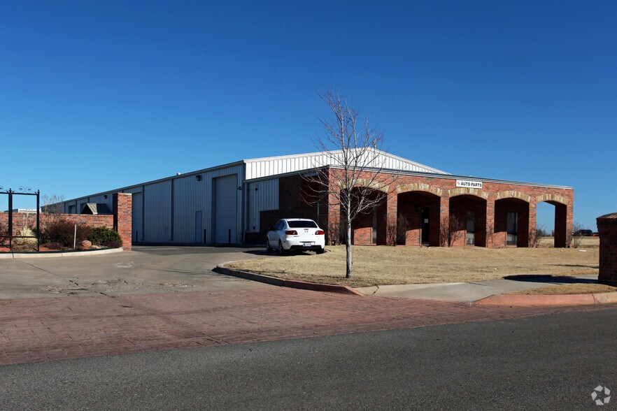 625 Enterprise Dr, Edmond, OK à louer - Photo de l’immeuble – Image 1 sur 6