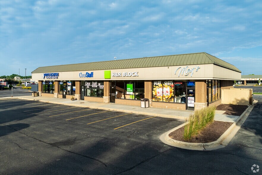 1000-1090 S Barrington Rd, Streamwood, IL à louer - Photo principale – Image 2 sur 11