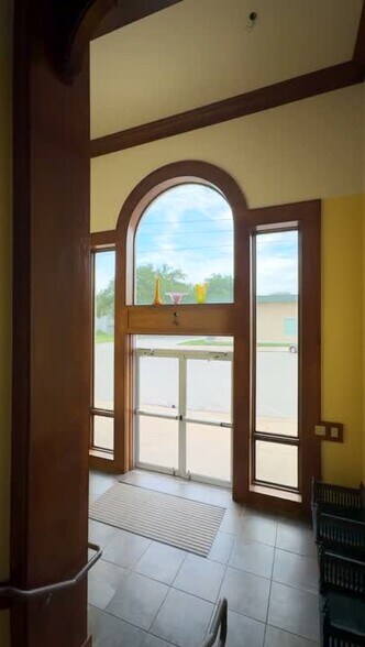 115-117 W Grand Ave, Tonkawa, OK à vendre - Vidéo sur l’annonce professionnelle – Image 2 sur 51