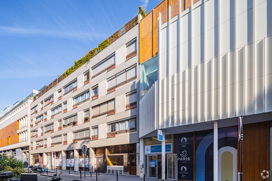 Immeuble residentiel dans Paris à vendre - Photo principale – Image 1 sur 4