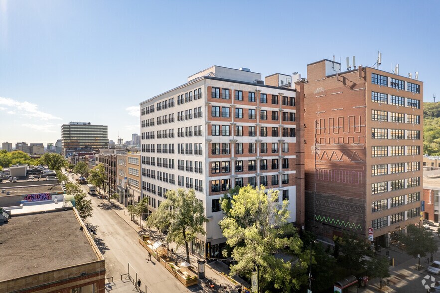 4446 Boul Saint-Laurent, Montréal, QC à louer - Photo de l’immeuble – Image 1 sur 25