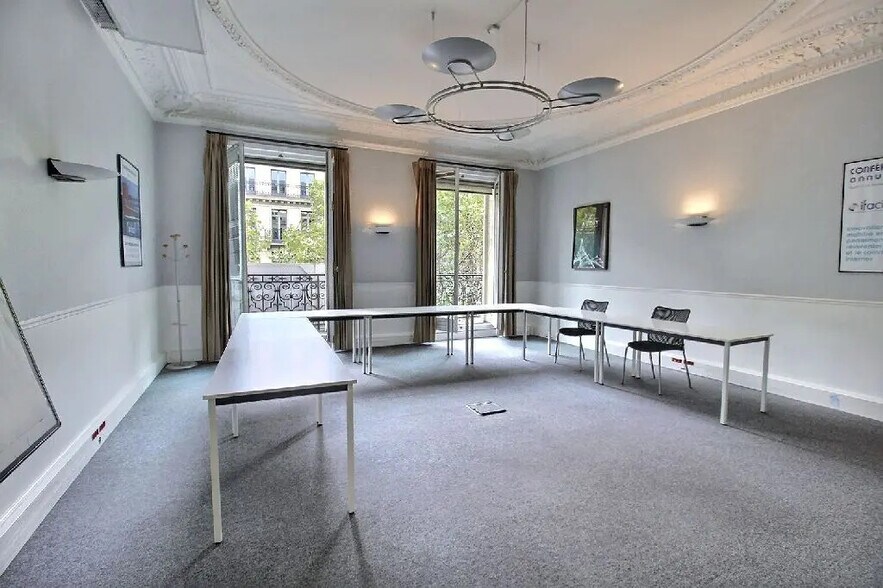 Bureau dans Paris à louer - Photo de l’immeuble – Image 1 sur 8