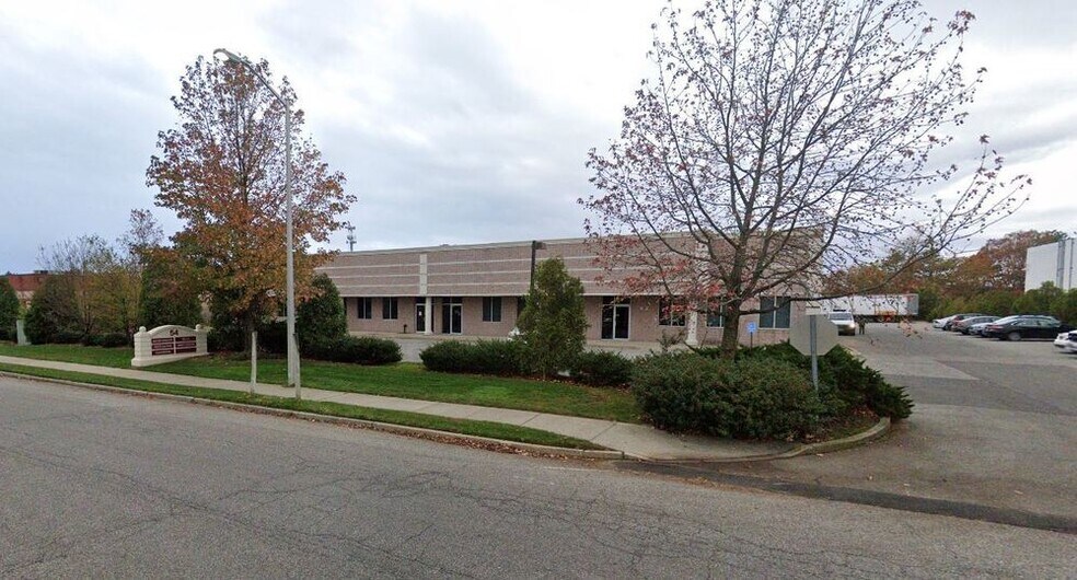 54 Old Dock Rd, Yaphank, NY à louer - Photo de l’immeuble – Image 3 sur 7