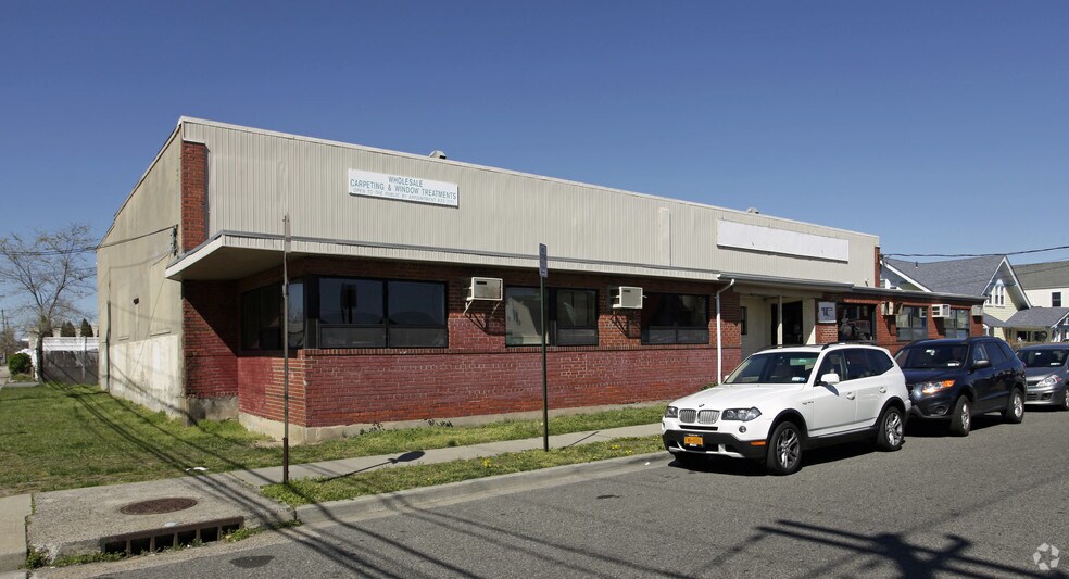 14 Suffolk St, Freeport, NY à louer - Photo principale – Image 1 sur 4
