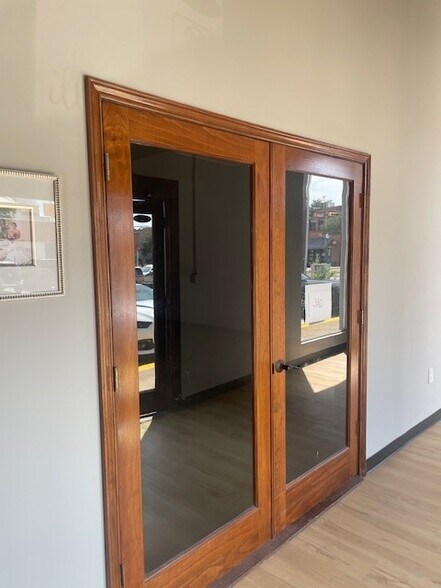 530 S Main St, Grapevine, TX à louer - Photo de l’immeuble – Image 2 sur 12
